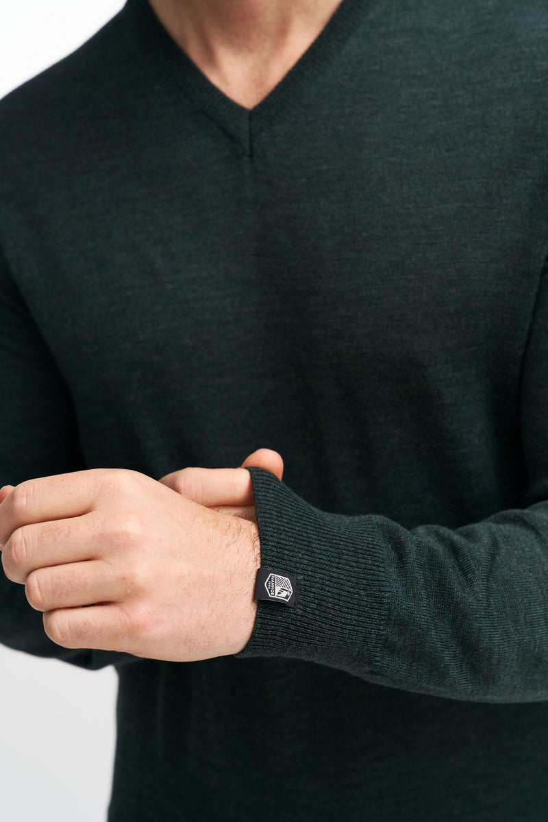 2100117426_Merino_V_Neck_6